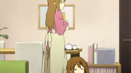 Frau Hirasawa (Yuis Mutter)